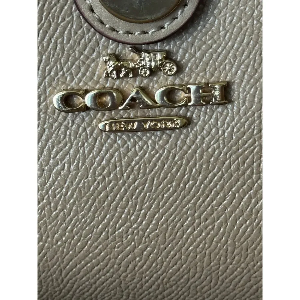 Coach City Tote Printed Coated CanvasWith Smooth Leather Handles And Trim - Picture 5 of 8